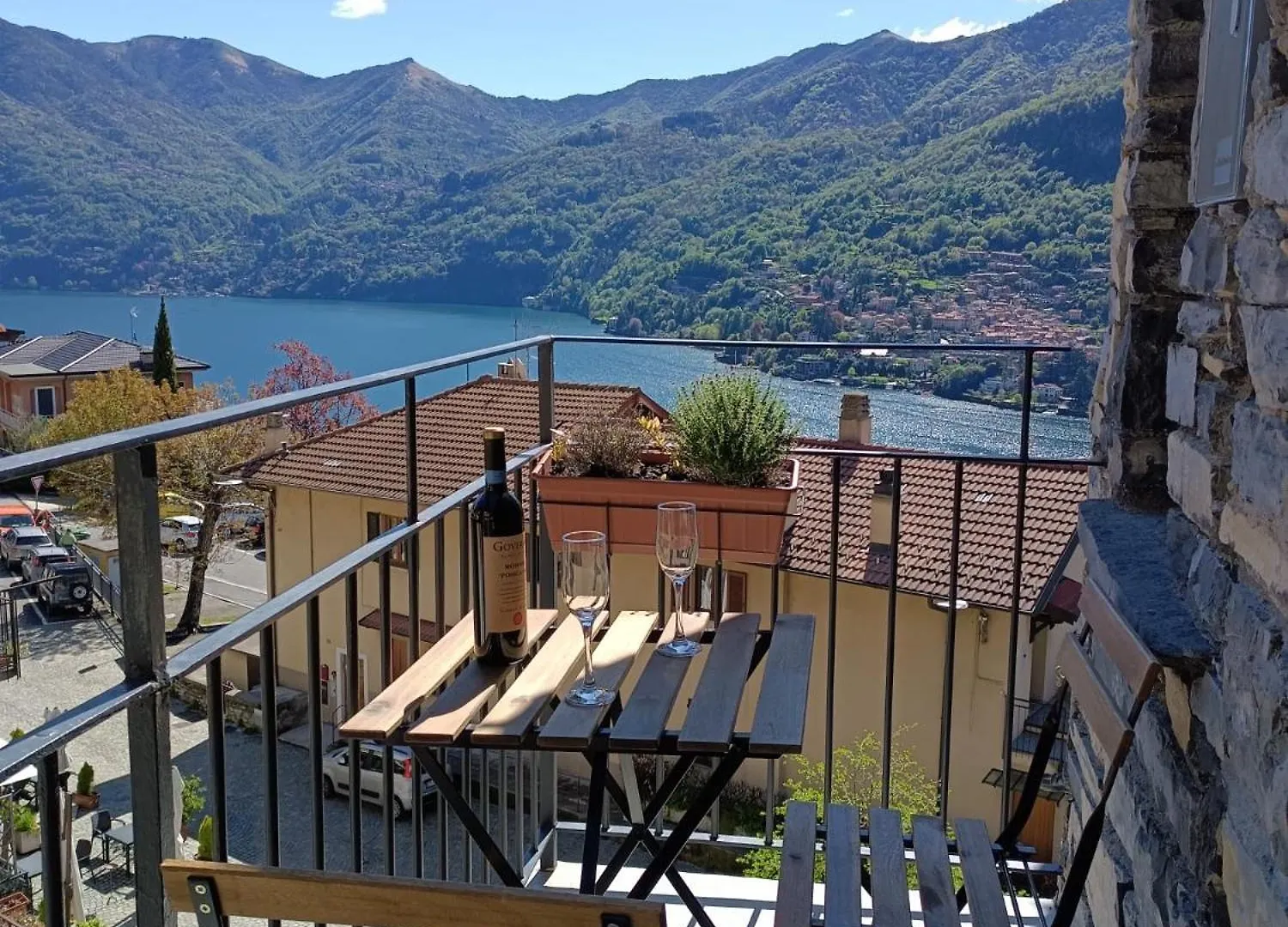 Piazzetta House Stunning Lake View Welcome Cocktail At Il Baretto Moltrasio